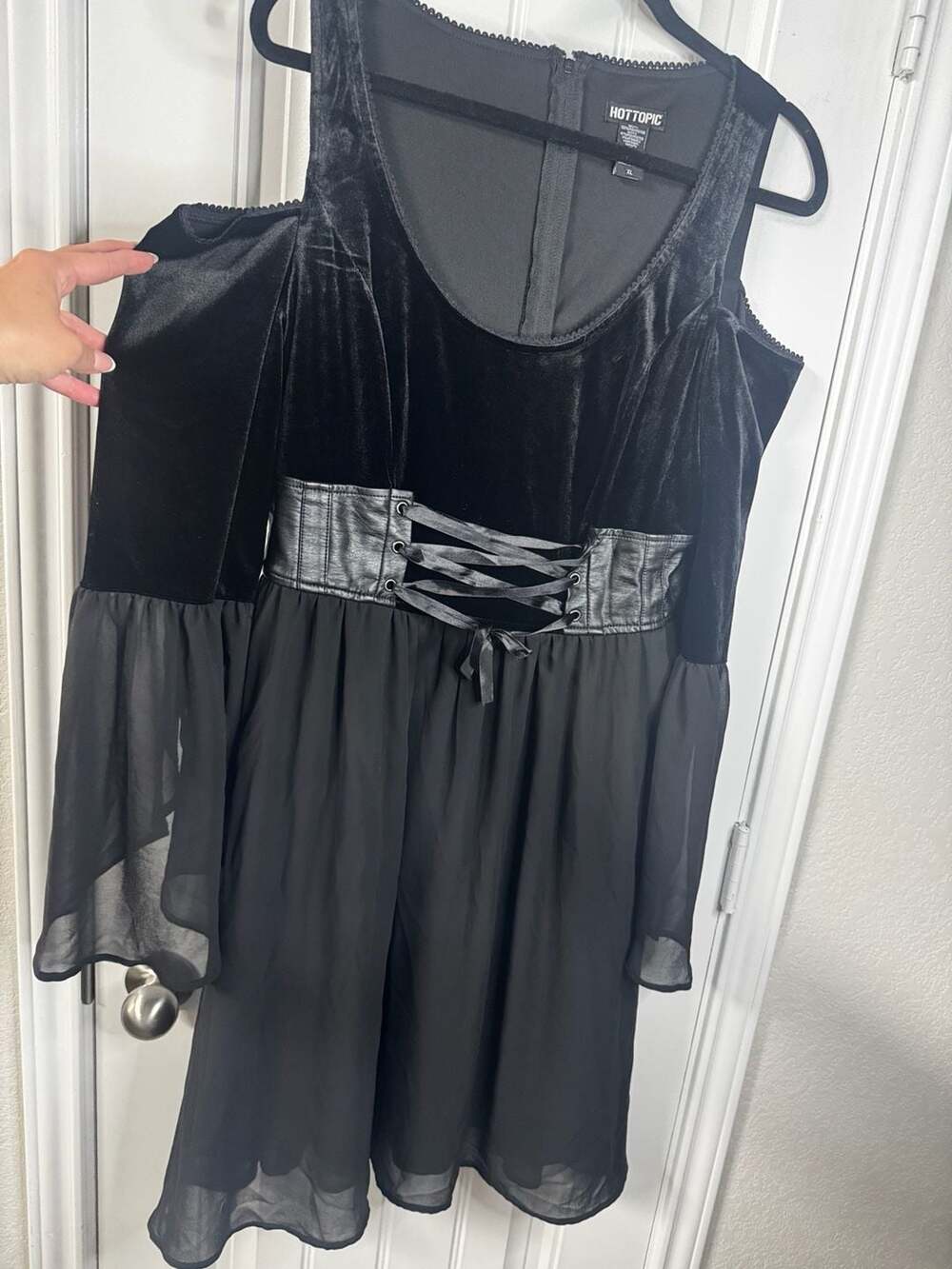 Hot Topic Black Velvet Cold Shoulder Bell Sleeve Corset‎ Dress witchy goth